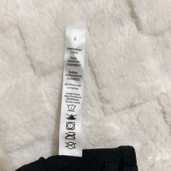 Women's Black Sports Bra - Picture 3 of 4